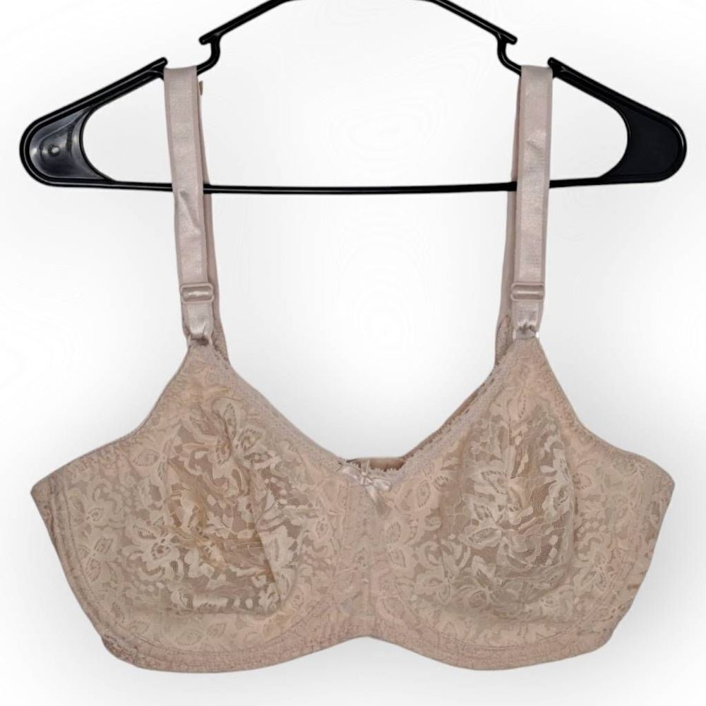 Bali Women's Plus Size Lace 'N Smooth Seamless Underwire Bra size 40 C